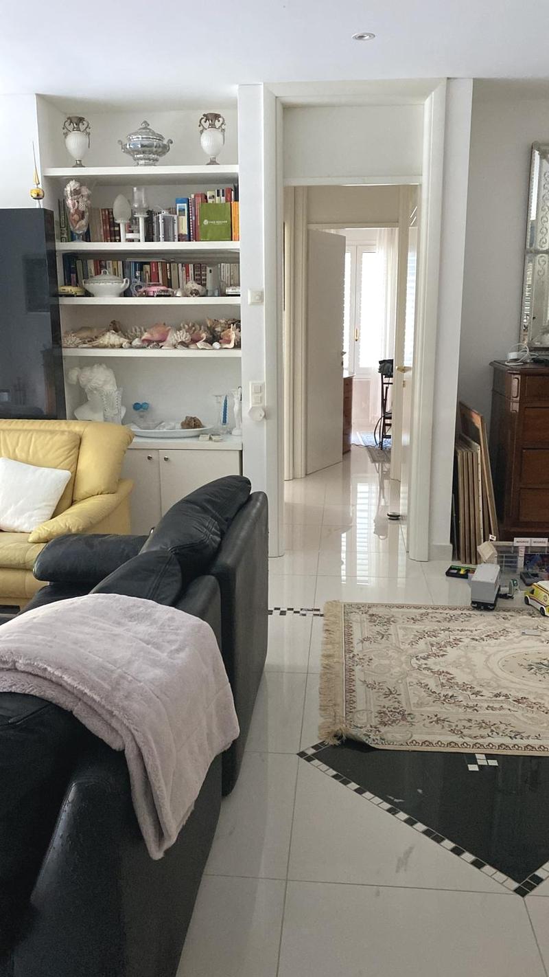 Stunning 4.5-Room Attic Apartment with Lake Views in Bissone (8)