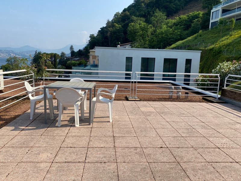 Stunning 4.5-Room Attic Apartment with Lake Views in Bissone (17)