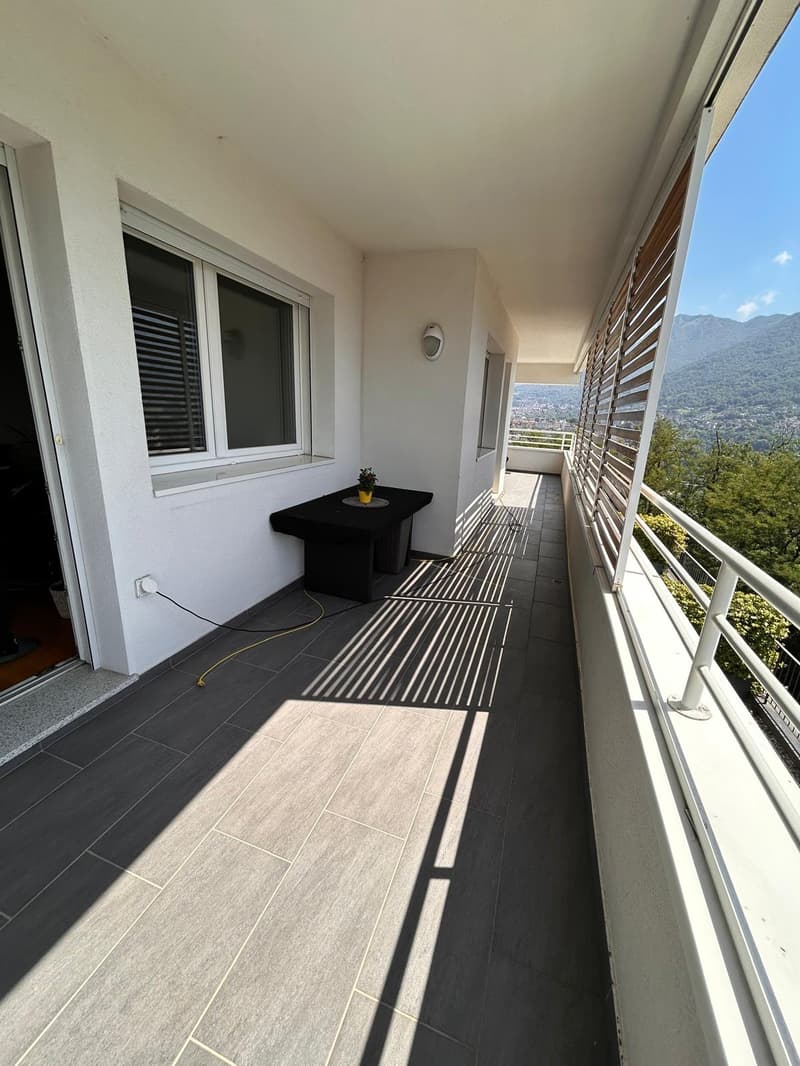 Appartamento con vista lago a Porza (18)