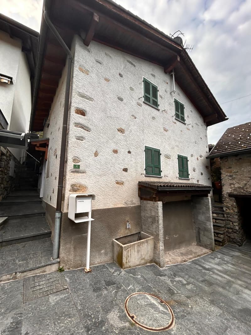 Casa indipendente nel nucleo di Medeglia (2)