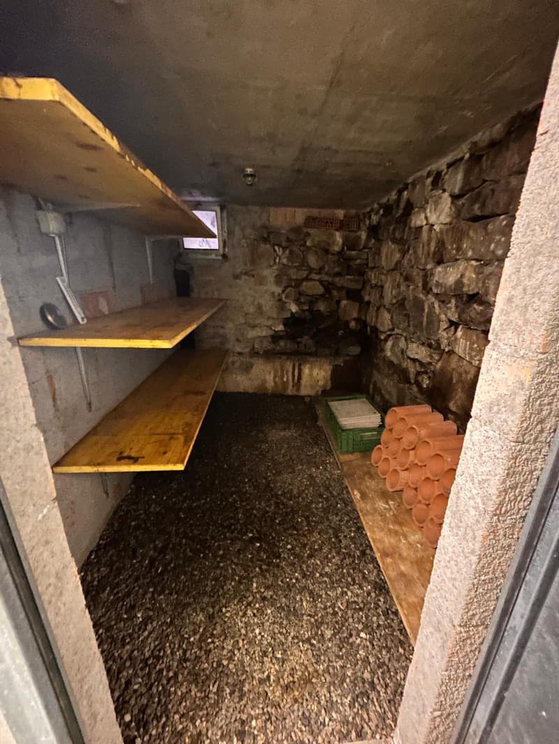 Casa indipendente nel nucleo di Medeglia (21)