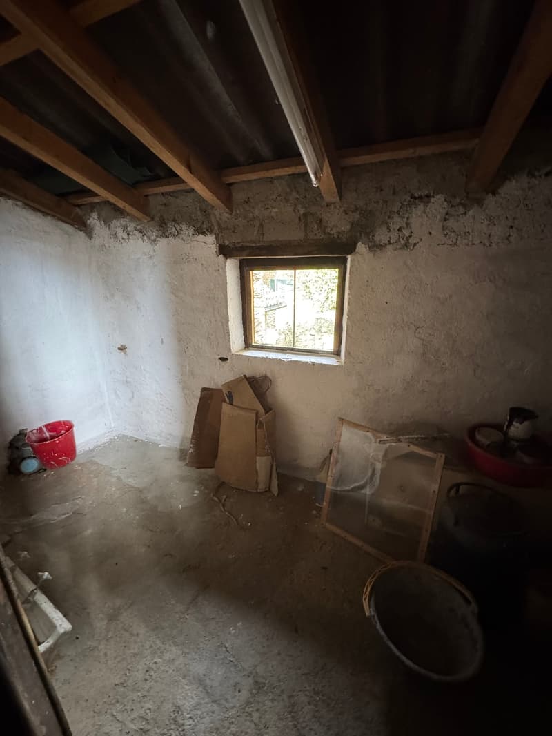 Casa di nucleo con 2 appartamenti e 18 locali a Vernate (10)