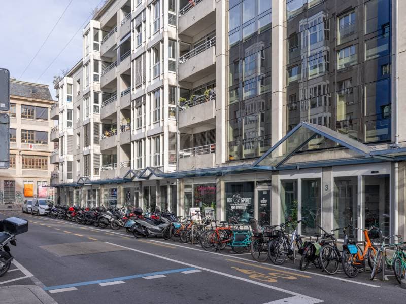 Ensemble de locaux commerciaux loués au coeur de Genève (2)