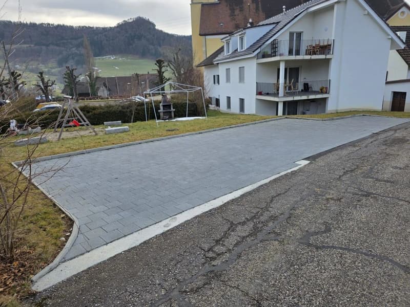 6 Aussenparkplätze, neu und eben (2)