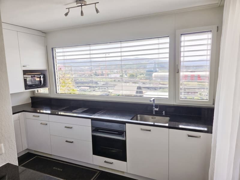 Helle 3.5-Zimmer Attikawohnung mit Aussicht in Basel zur Miete (2)