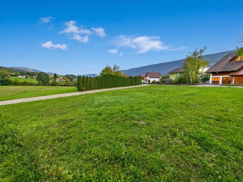Attraktives Baugrundstück (700 m²) mit unverbaubarem Bergpanorama (4)