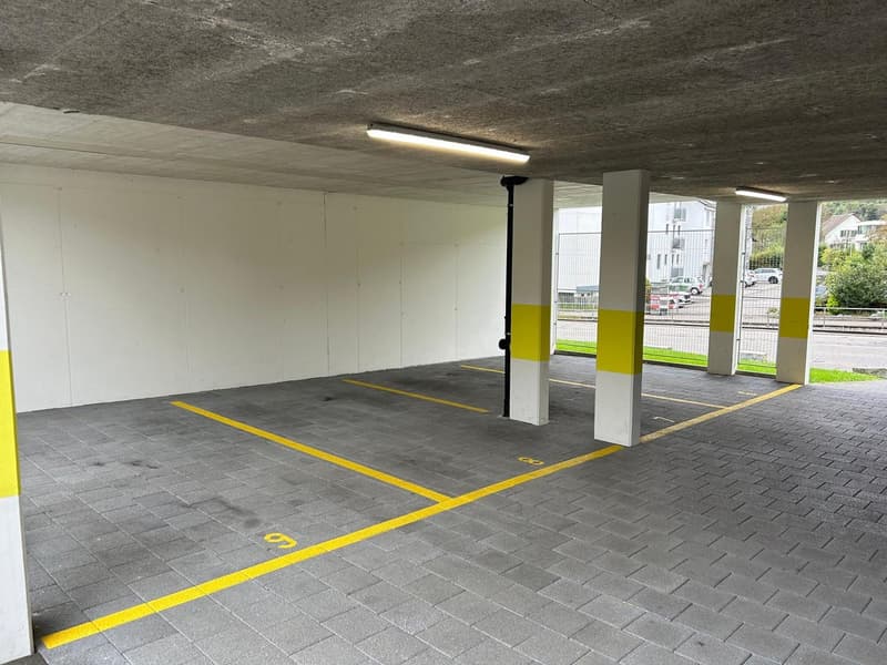 Diversi parcheggi coperti in una posizione centrale con collegamenti di traffico ottimali (3)