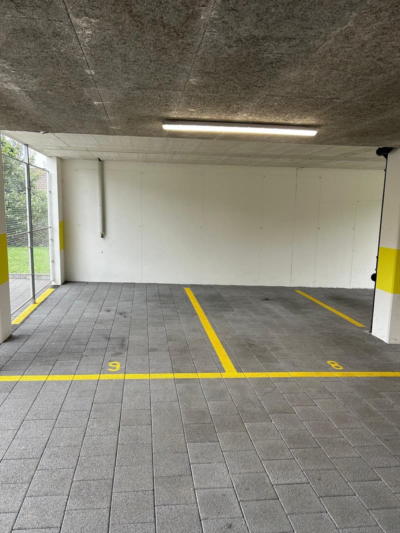 Diversi parcheggi coperti in una posizione centrale con collegamenti di traffico ottimali (4)