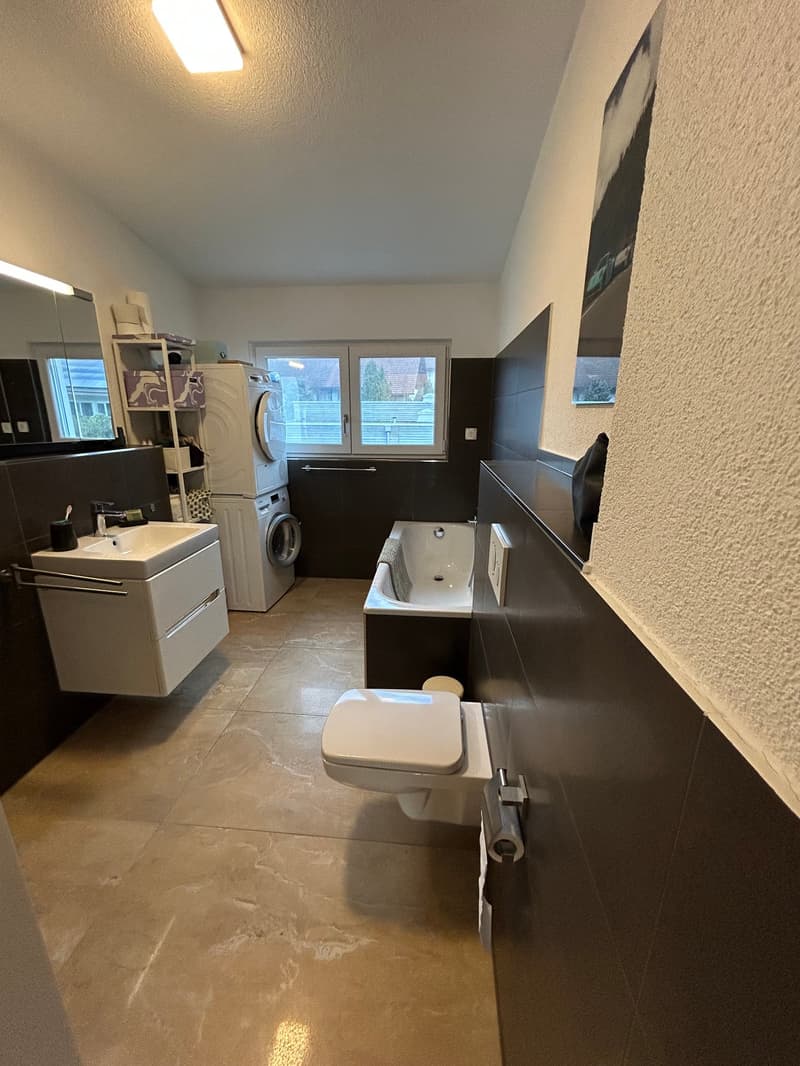 Grosszügige 4.5-Zimmer-Maisonette mit zwei Balkonen und Weitsicht an ruhiger Lage (4)