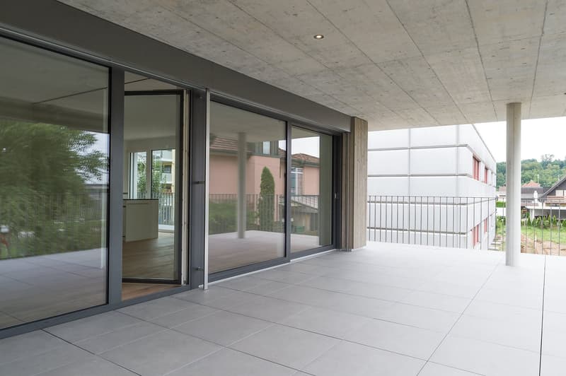 Moderne 3.5-Zimmer-Wohnung mit 69 m² gedecktem Balkon – Les Terrasses, Oftringen (5)