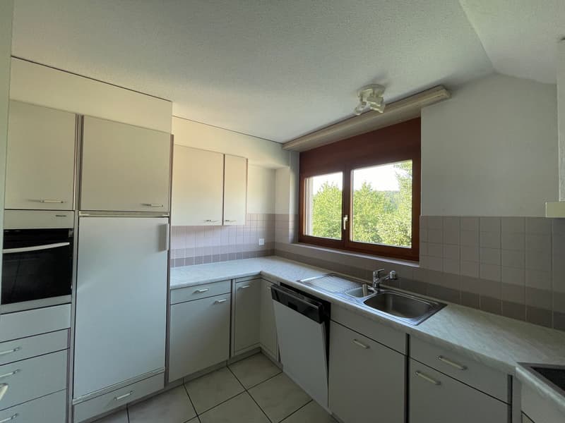 Charmante Dachwohnung an ruhiger Lage mit Balkon und Hobbyraum (5)