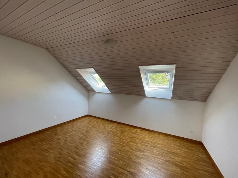Charmante Dachwohnung an ruhiger Lage mit Balkon und Hobbyraum (6)