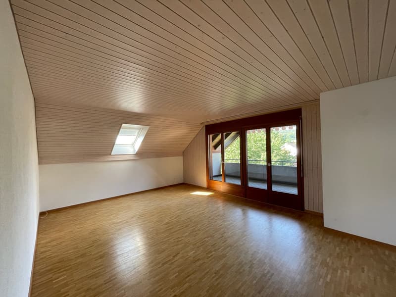 Charmante Dachwohnung an ruhiger Lage mit Balkon und Hobbyraum (1)