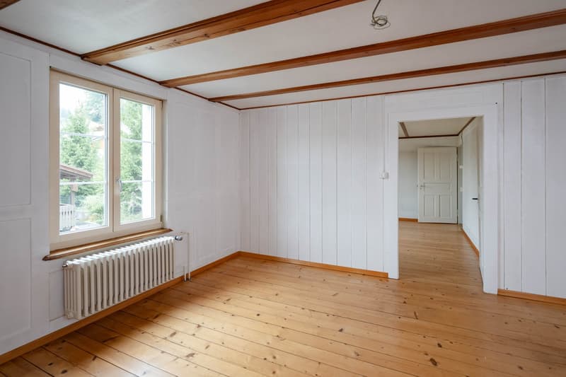 Idyllisches Einfamilienhaus mit wertvollen Landreserven (11)