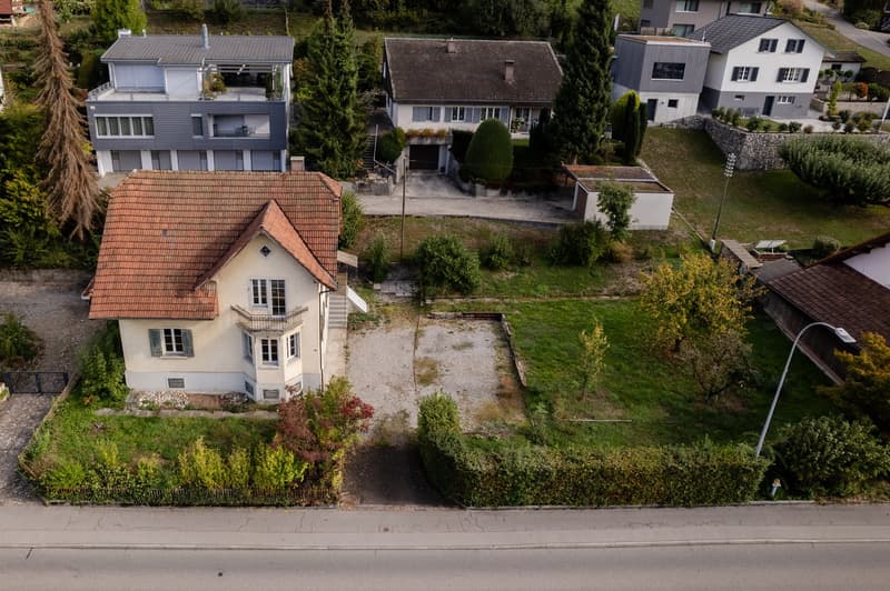 Idyllisches Einfamilienhaus mit wertvollen Landreserven (14)