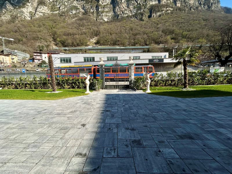 Cercasi subentrante – 4.5 locali con giardino privato (10)