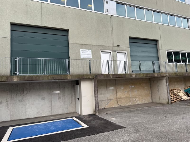 FINO A 3 MESI GRATUITI - Spazio commerciale e deposito in affitto a Mendrisio (6)