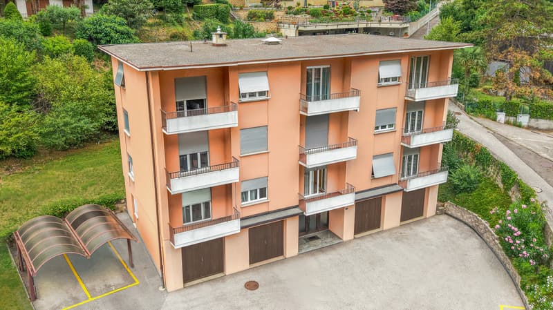 Posteggio esterno in affitto a Riva San Vitale (1)