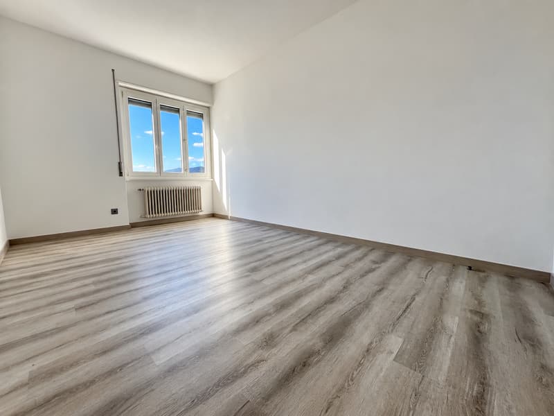 Moderno 3.5 locali completamente ristrutturato a Chiasso (4)