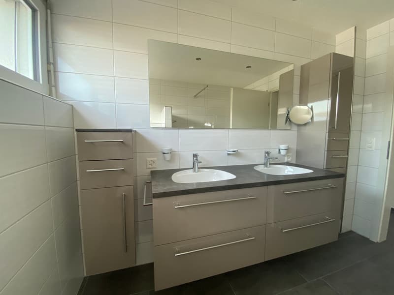 Helle 4.5-Zimmer-Wohnung mit Balkon und schöner Aussicht in Wangen an der Aare (8)