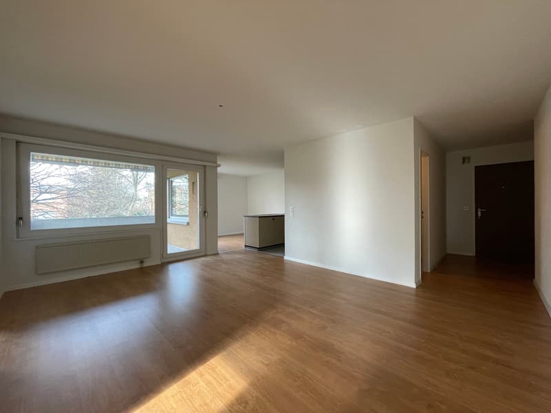 Helle 3.5-Zimmer-Wohnung mit Balkon in Dübendorf (5)