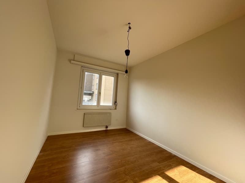 Helle 3.5-Zimmer-Wohnung mit Balkon in Dübendorf (8)