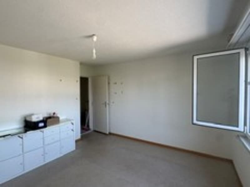 Helle 4-Zimmer-Wohnung mit Balkon und Grünblick in Hinwil (7)