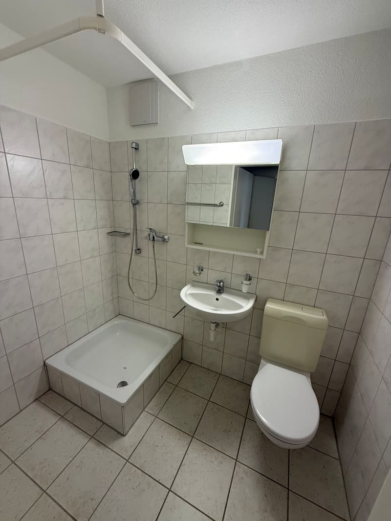 Badezimmer mit Dusche