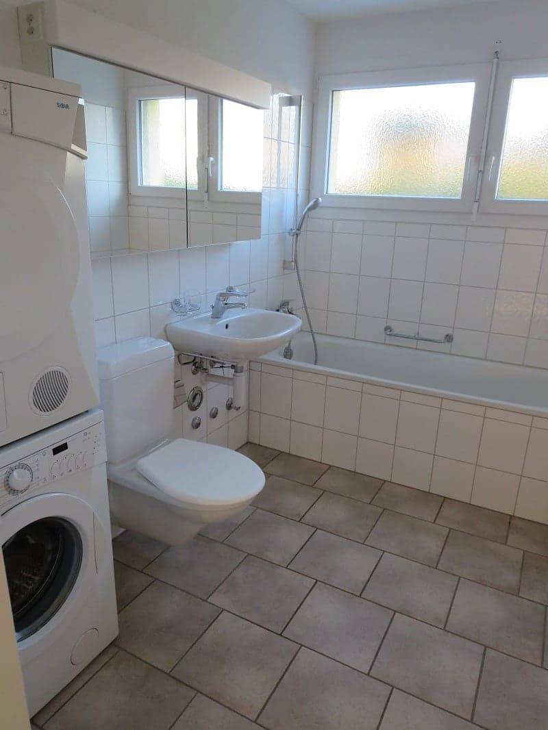 Helle 3.5-Zimmer-Wohnung mit Balkon (3)