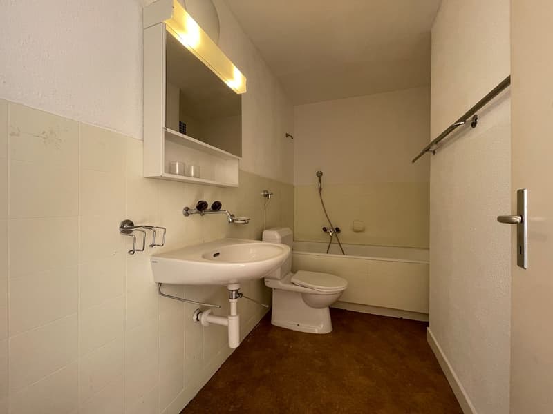 Gemütliche 2-Zimmer-Altbauwohnung mit Balkon in Nussbaumen AG (5)