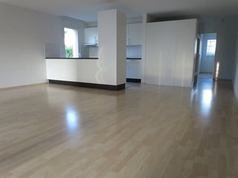 Helle 3.5-Zimmer-Wohnung mit Sitzplatz (5)