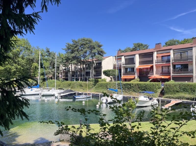 Duplex en dernier étage rénové à Port Ripaille (7)