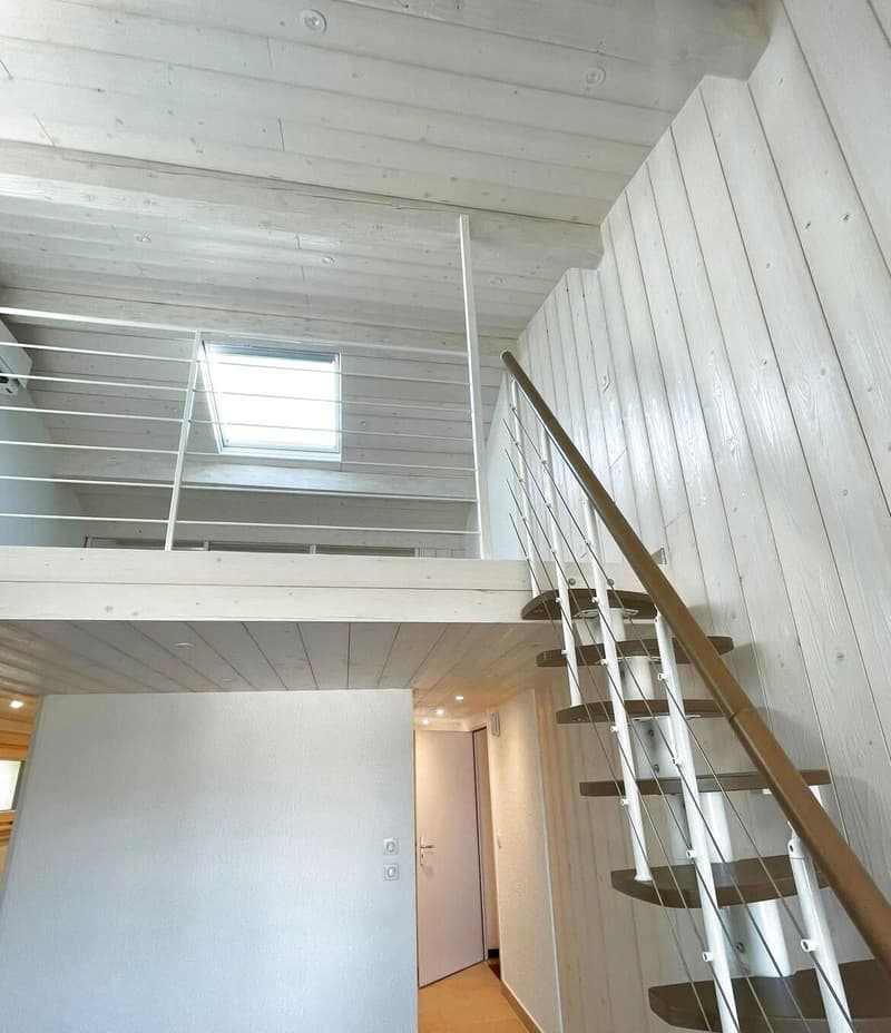 Duplex en dernier étage rénové à Port Ripaille (6)