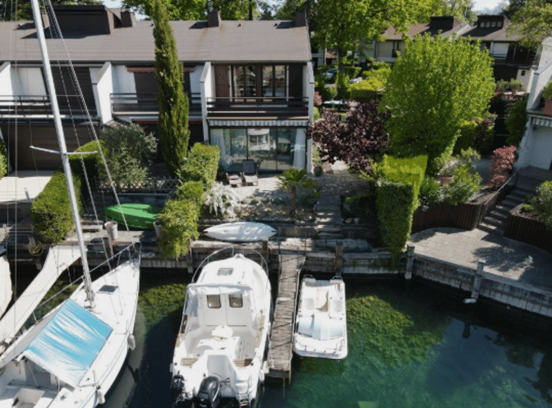 Duplex en dernier étage rénové à Port Ripaille (3)