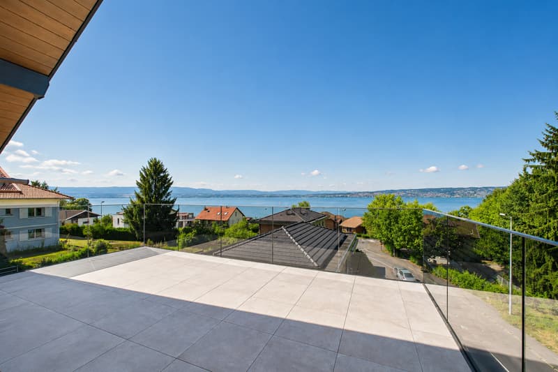 Attique d'exception avec vue panoramique sur le lac Léman (2)