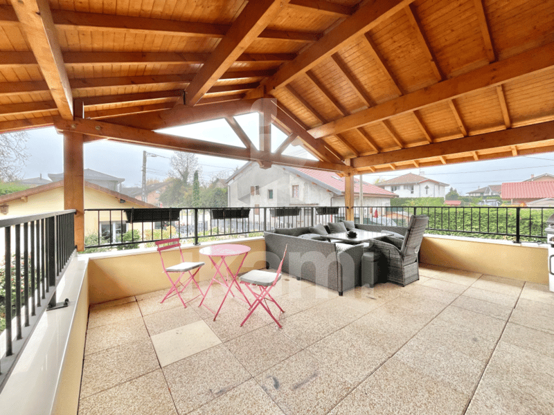 Appartement lumineux avec terrasse et garage à 15 min de Genève (8)