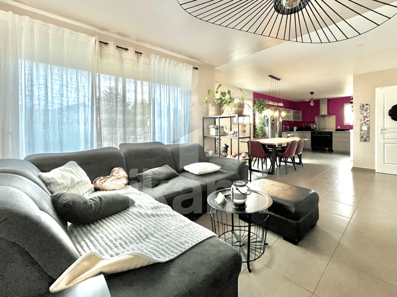 Appartement lumineux avec terrasse et garage à 15 min de Genève (1)