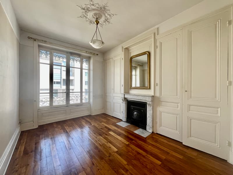 EXCLUSIVITE - T2 de 59,13m2 (loi Carrez) - 3ème étage (1)