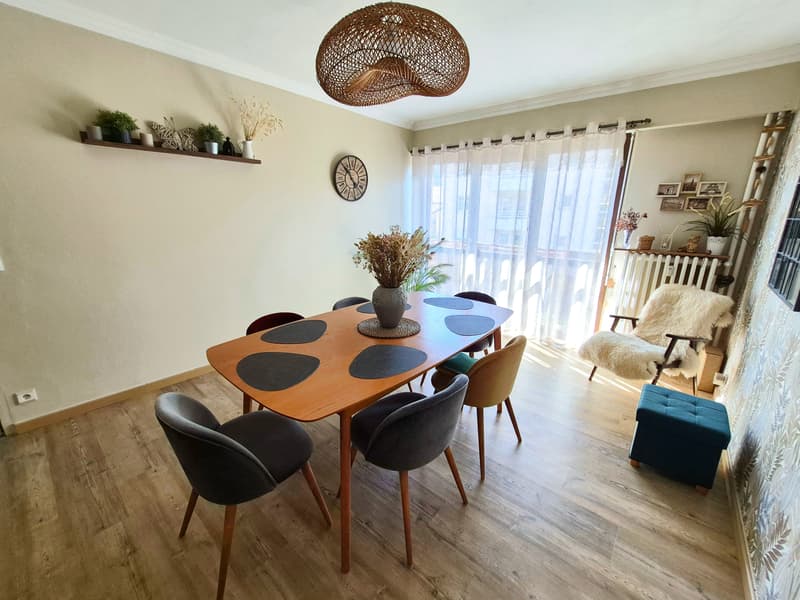 Superbe T4 rénové avec charme, balcon et double garage Idéal frontaliers (4)