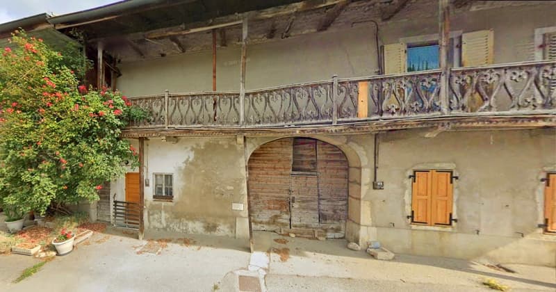 Ensemble immobilier à rénover et terrain constructible (2)