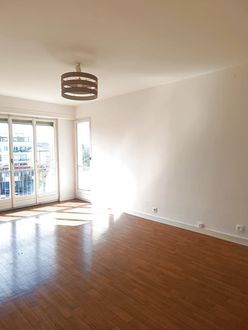 Moëllesulaz Appartement T2 rénové 50 m² avec balcons et parking (6)