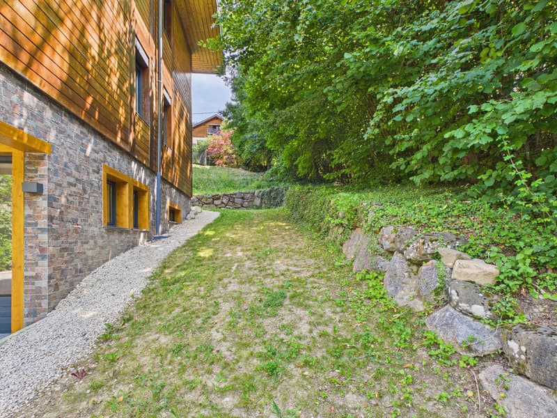 LUCINGES - Maison d'architecte contemporaine de 7 pièces avec piscine. (8)
