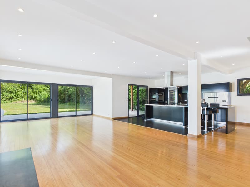 LUCINGES - Maison d'architecte contemporaine de 7 pièces avec piscine. (11)