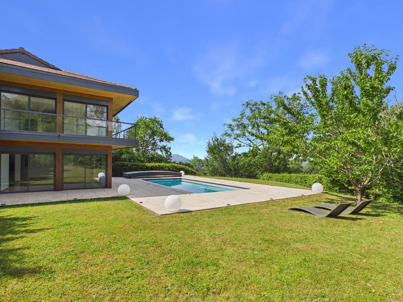 LUCINGES - Maison d'architecte contemporaine de 7 pièces avec piscine. (1)