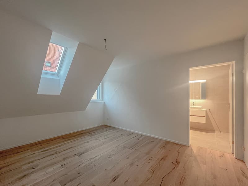 Grosszügige Dach-Maisonette mit Lift direkt in die Wohnung – Neubau in Aesch ZH (6)