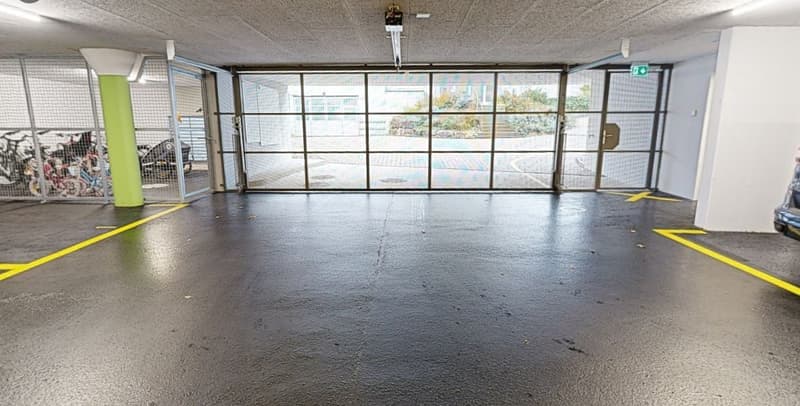 Einstellplatz zu vermieten in grosszügiger Einstellhalle (3)