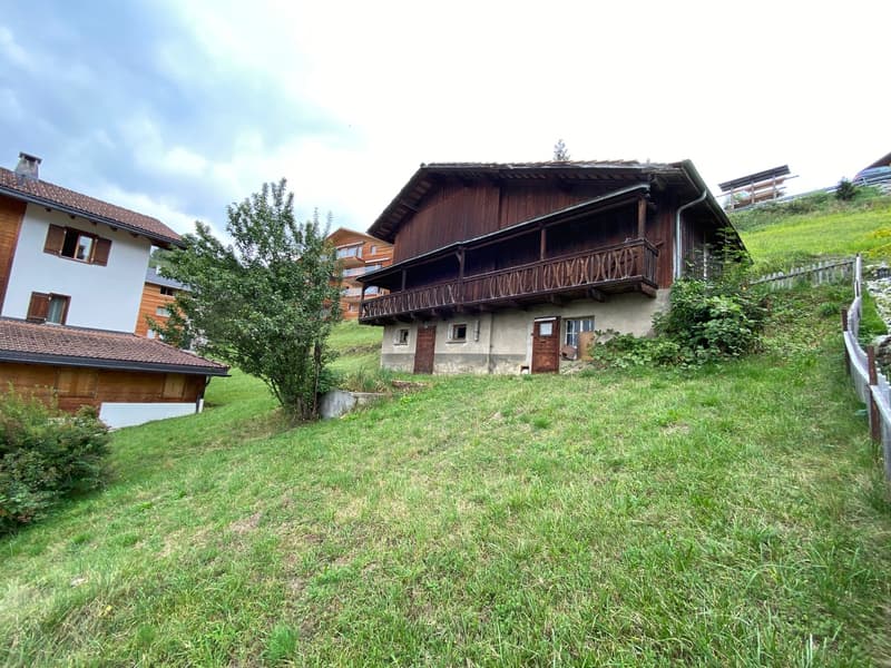 Baugrundstück an aussichtsreicher Lage in Cumbel (3)