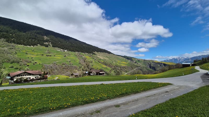Terreno edificabile in una posizione tranquilla con una vista magnifica a Surin/Lumbrein, Val Lumnezia (5)