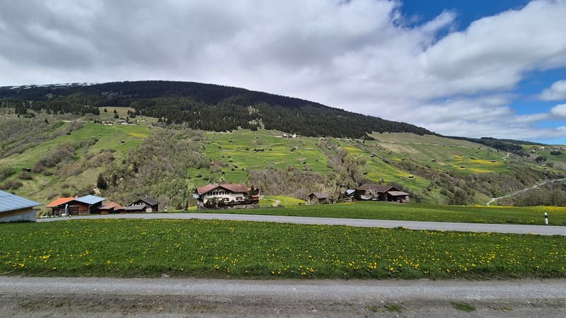 Terreno edificabile in una posizione tranquilla con una vista magnifica a Surin/Lumbrein, Val Lumnezia (6)