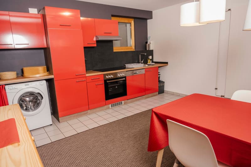 Moderne 3.5-Zimmer-Wohnung mit unverbaubarer Aussicht und sonnigem Sitzplatz (9)
